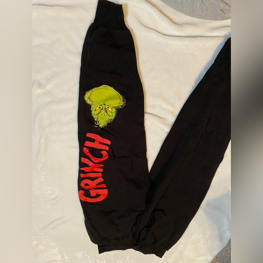 Grinch sweats